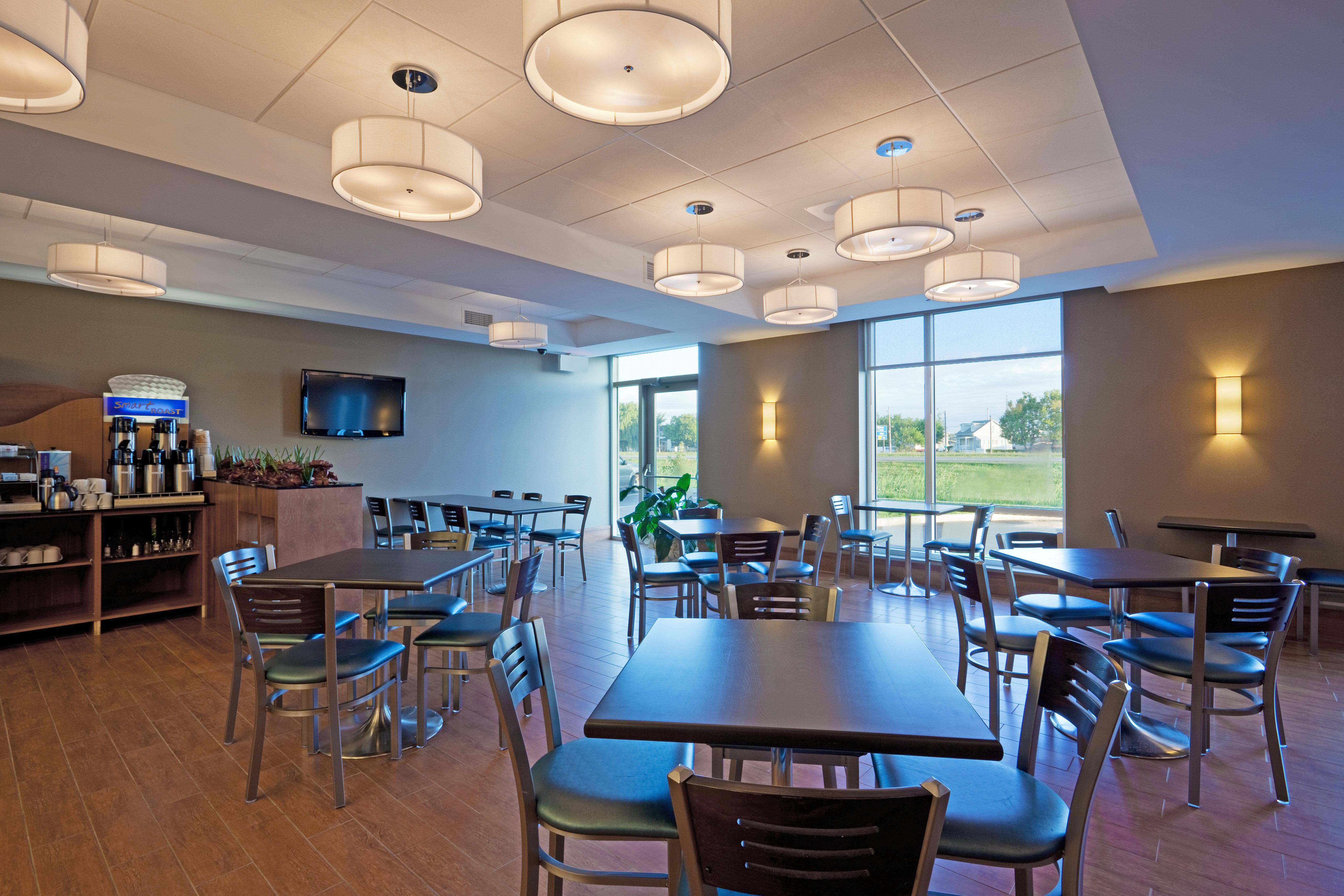 Holiday Inn Express Hotel & Suites Saint - Hyacinthe By Ihg Eksteriør bilde