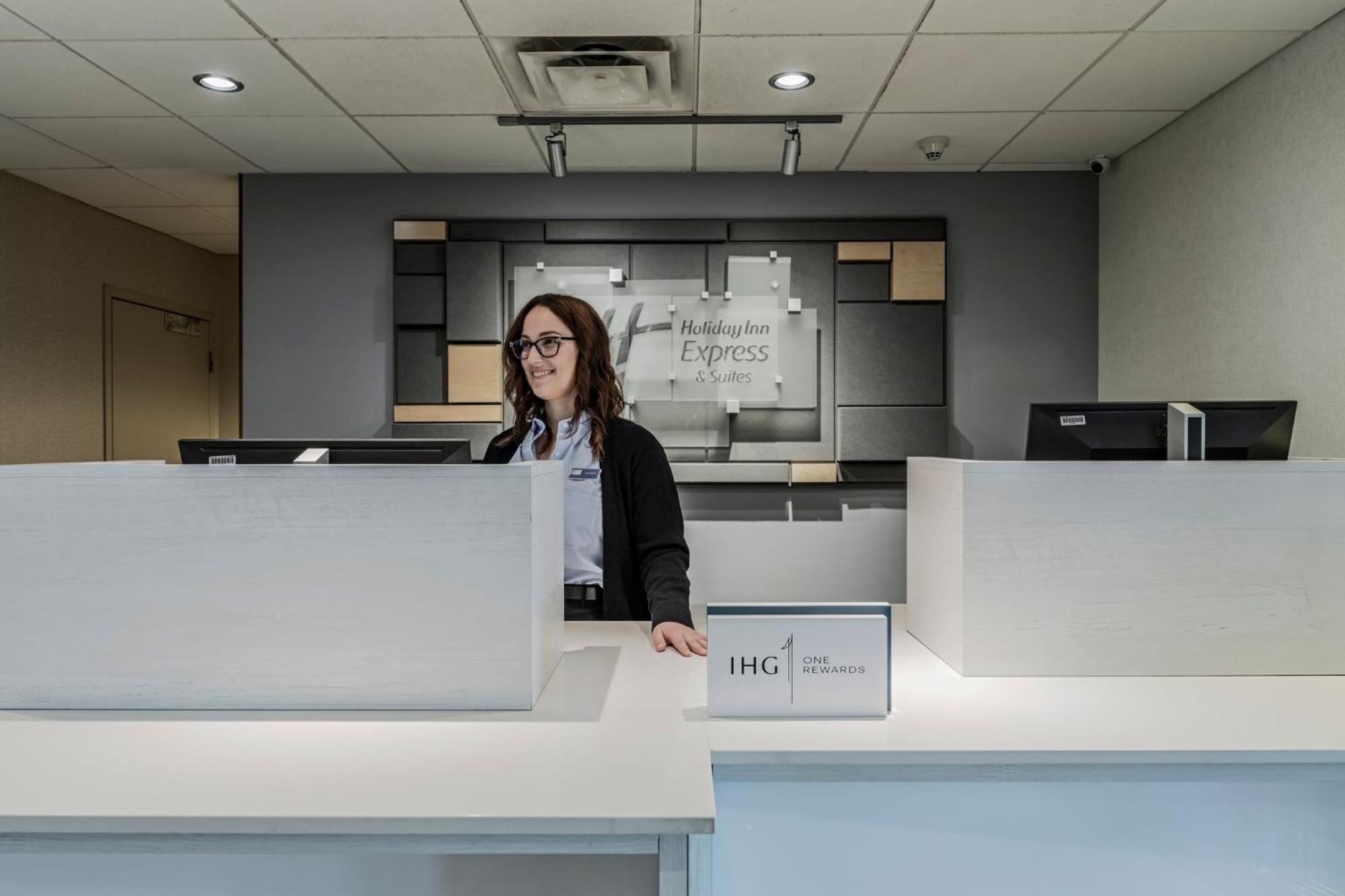 Holiday Inn Express Hotel & Suites Saint - Hyacinthe By Ihg Eksteriør bilde