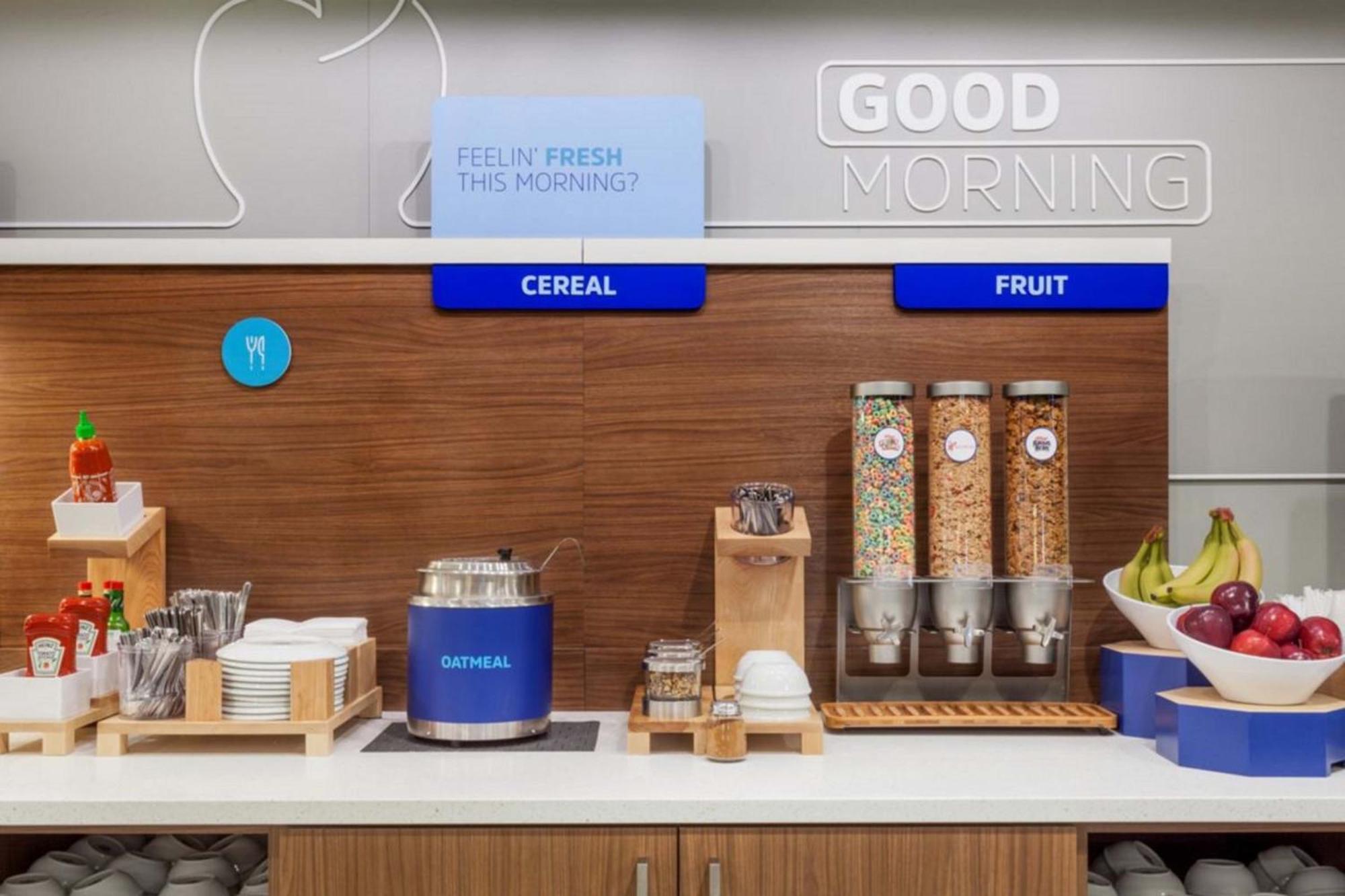Holiday Inn Express Hotel & Suites Saint - Hyacinthe By Ihg Eksteriør bilde
