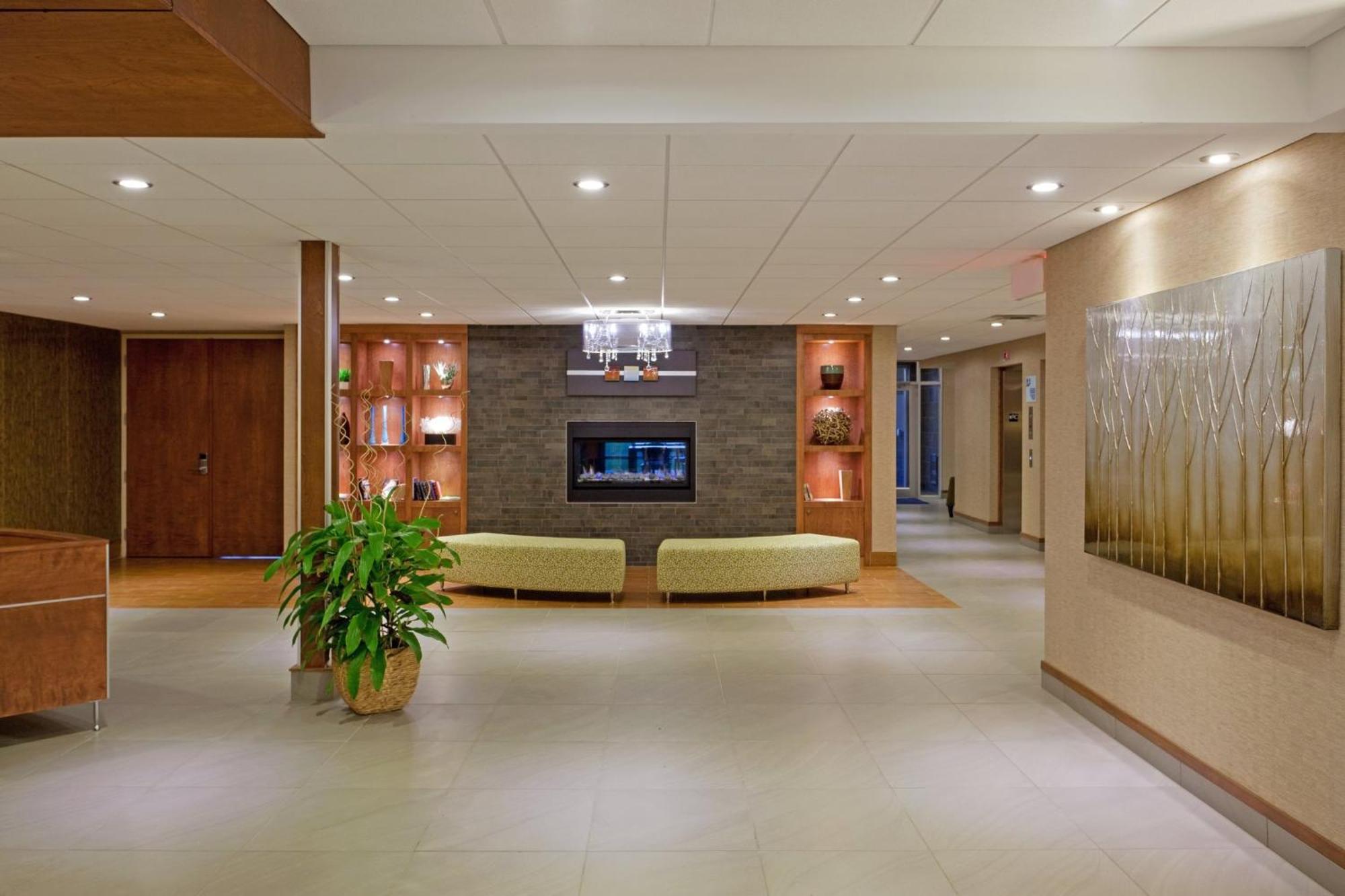 Holiday Inn Express Hotel & Suites Saint - Hyacinthe By Ihg Eksteriør bilde