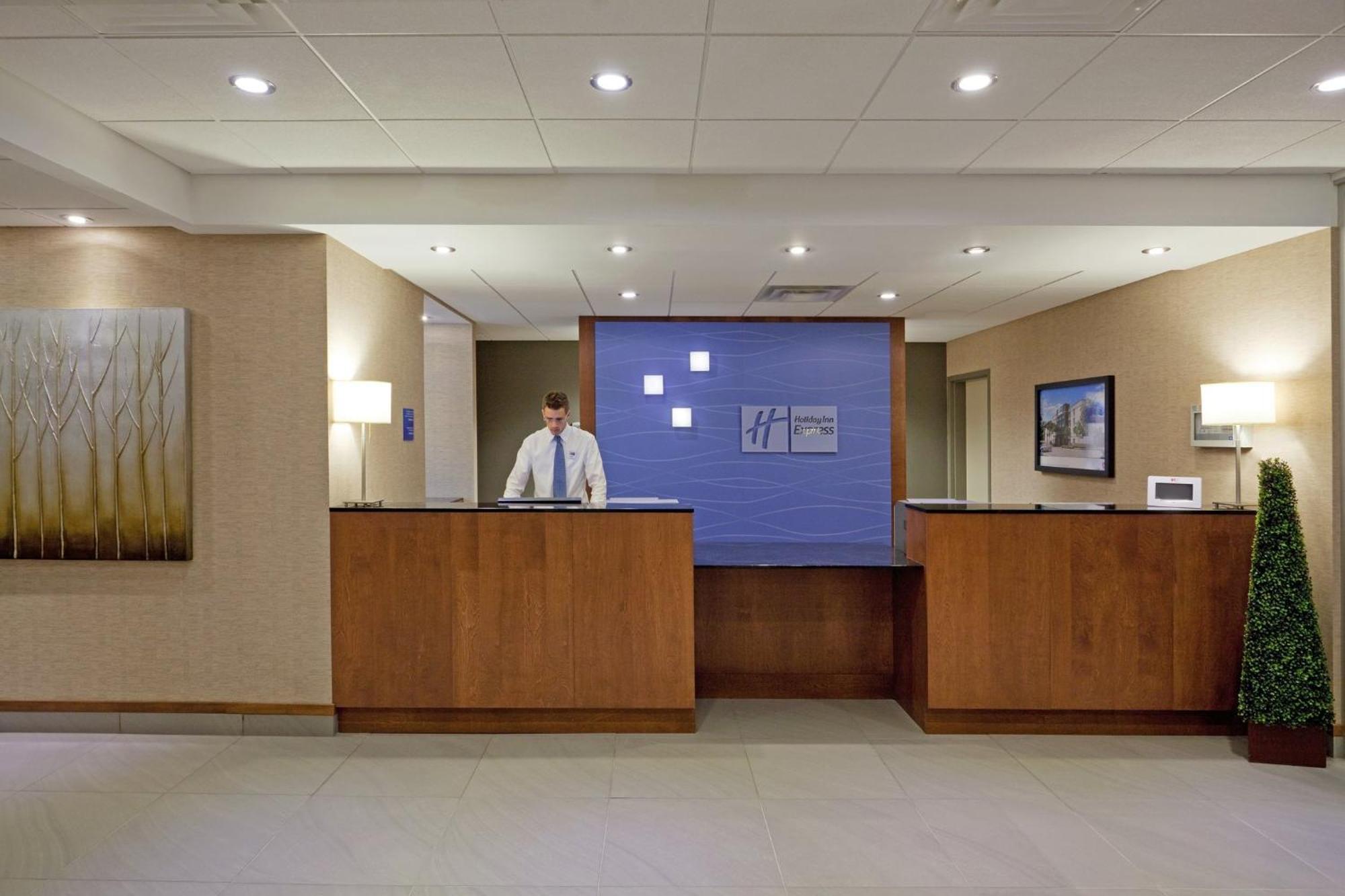 Holiday Inn Express Hotel & Suites Saint - Hyacinthe By Ihg Eksteriør bilde